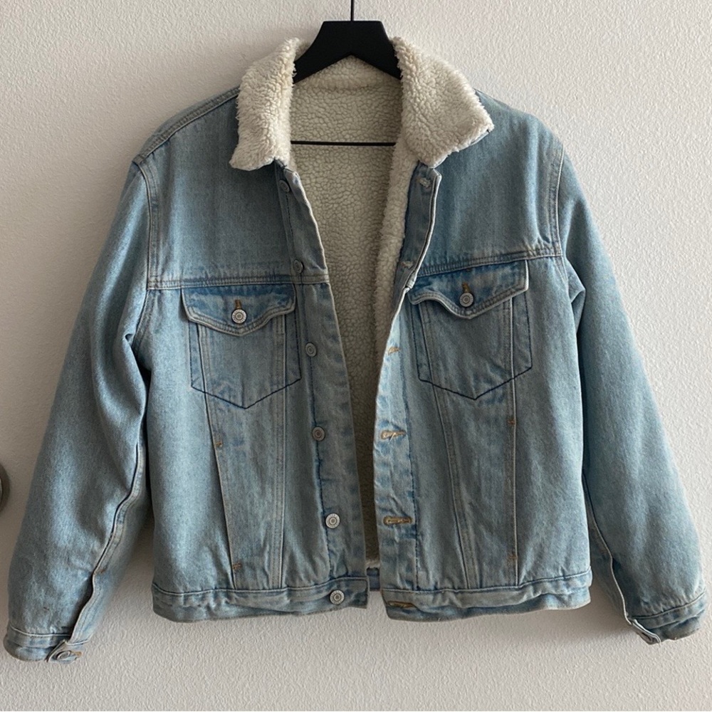 Brandy Melville / John Galt Faux Fir Trim Jean Jacket